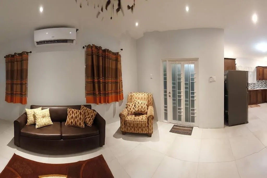 Apartment Robinson Villa..... Your Gateway To Carnival City. Belmont