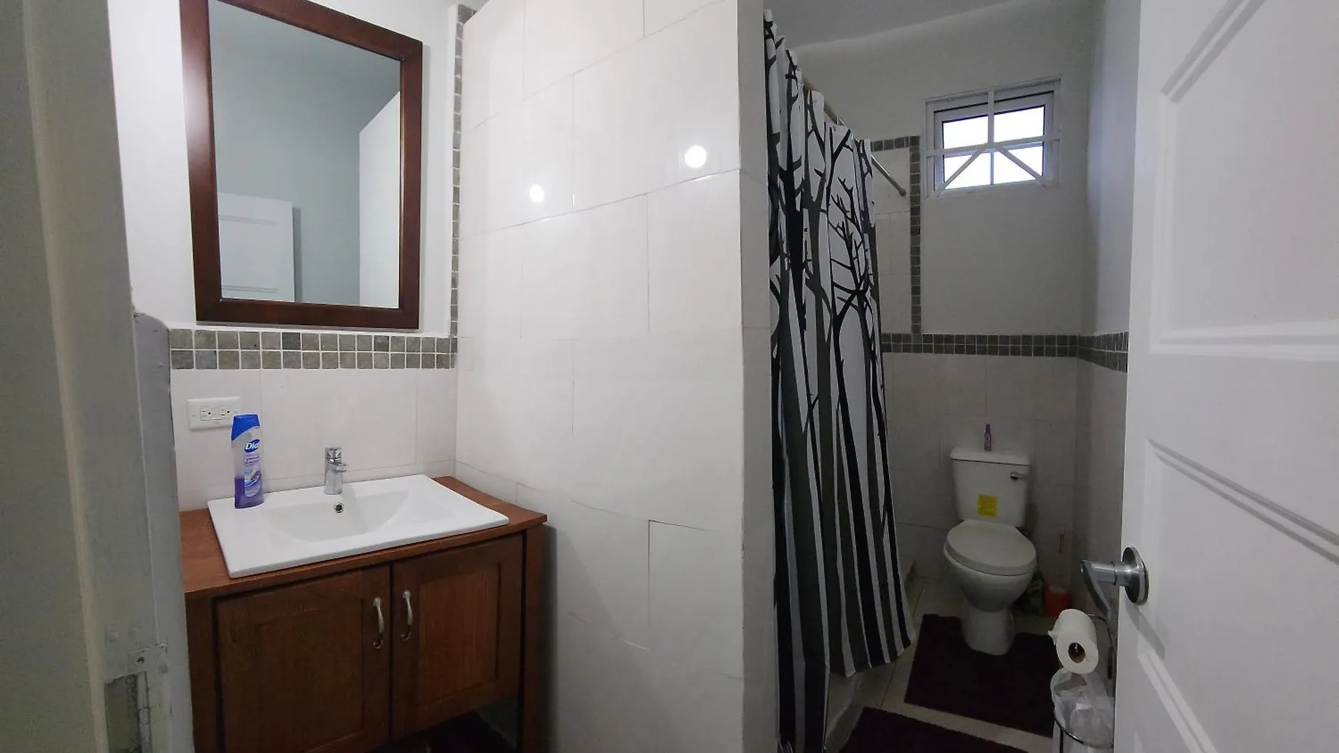 Robinson Villa..... Your Gateway To Carnival City. Belmont Apartment